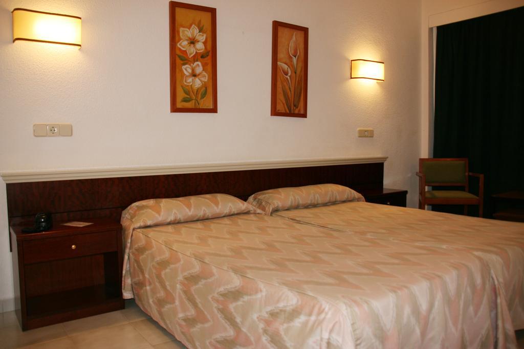 Hotel La Nina Cala Millor  Room photo